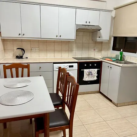 Rooms Stadiou * Larnaca